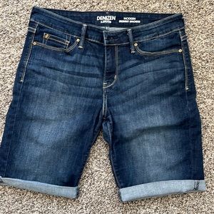 Denizen by Levi’s Modern Skinny Shorts, 8/29